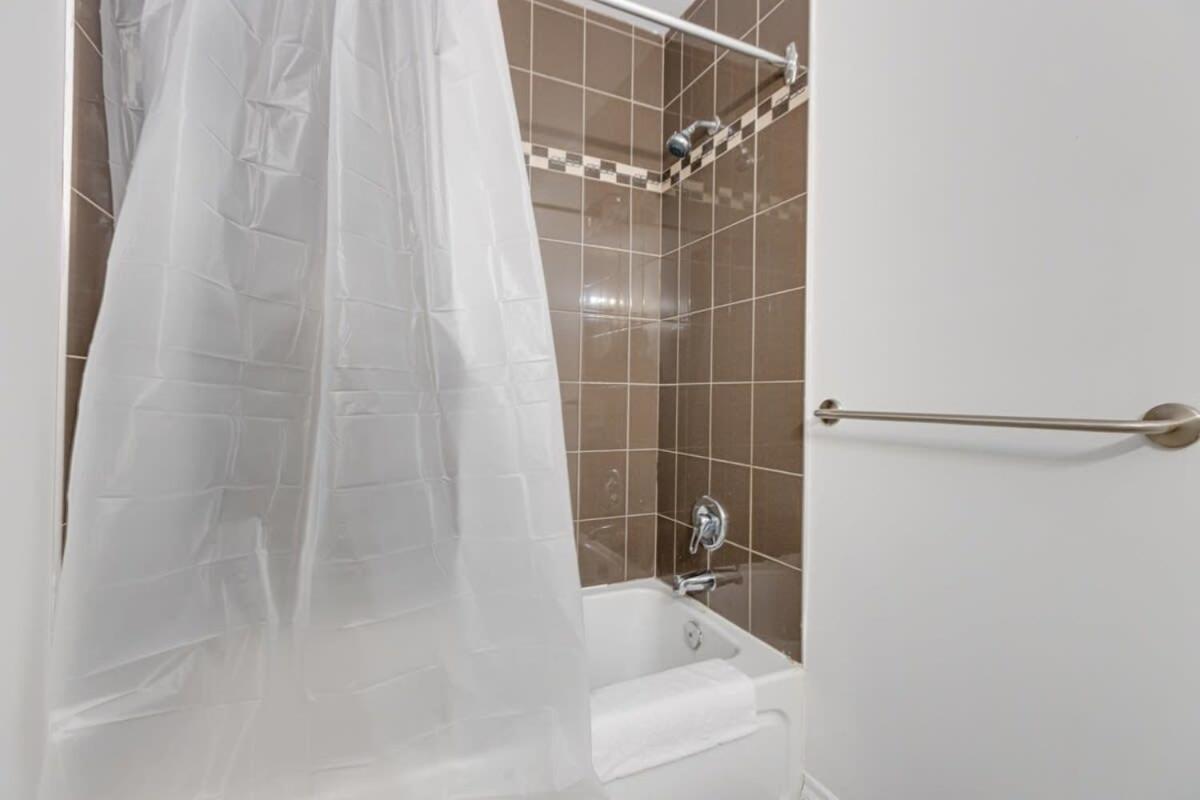 Ferienwohnung M11 Gorgeous Bright Corner 2Br In Heart Of Mtl Montréal Exterior foto