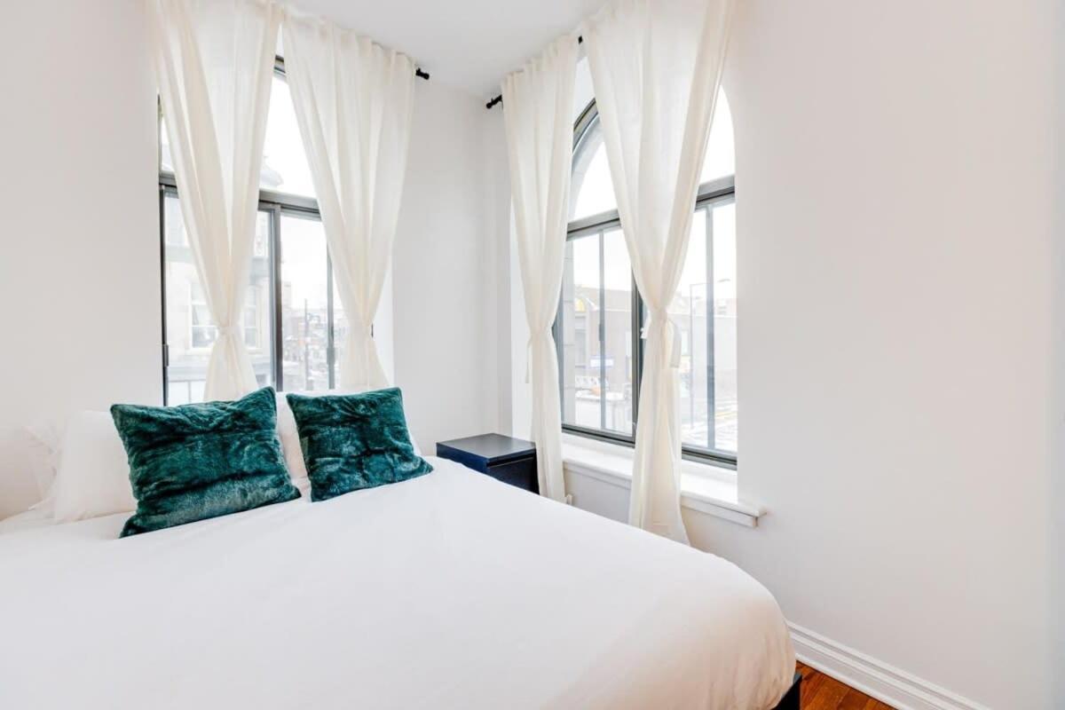 Ferienwohnung M11 Gorgeous Bright Corner 2Br In Heart Of Mtl Montréal Exterior foto